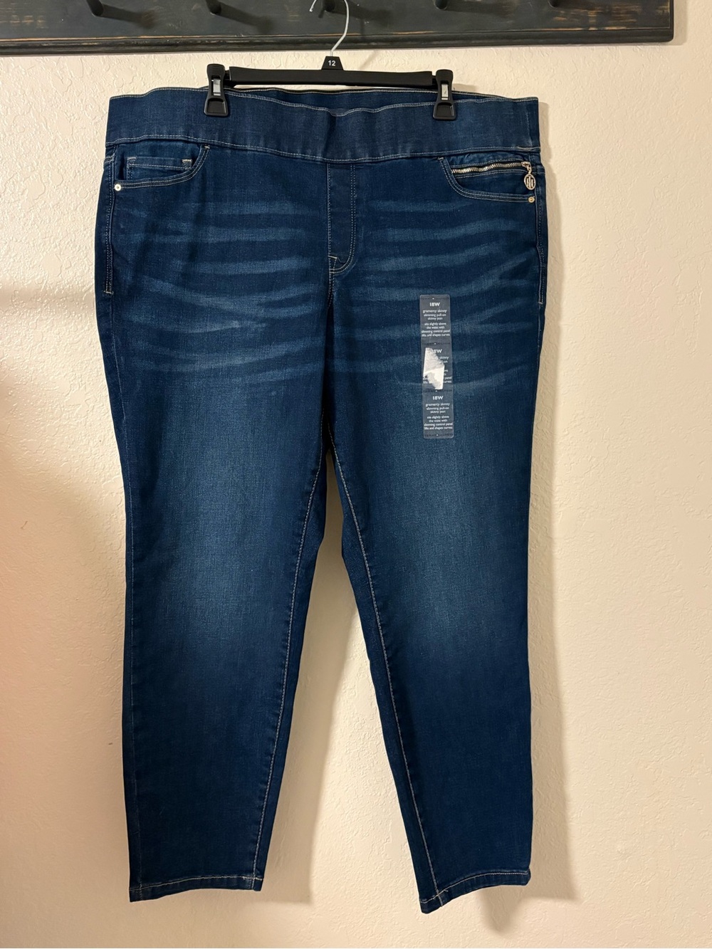 NWT size 18W Women’s Dark Blue Stretch Jeggings - Classic Slim Fit TommyHilfiger